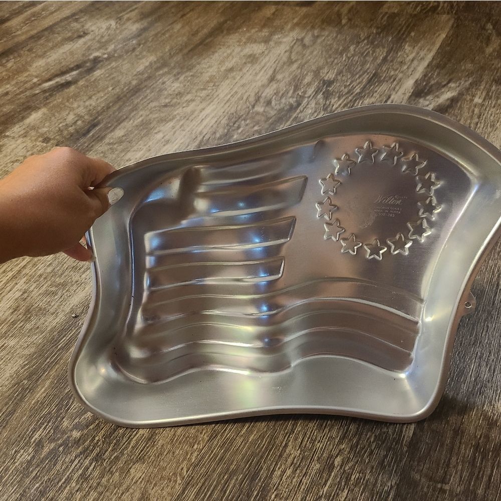 American Flag cake pan 